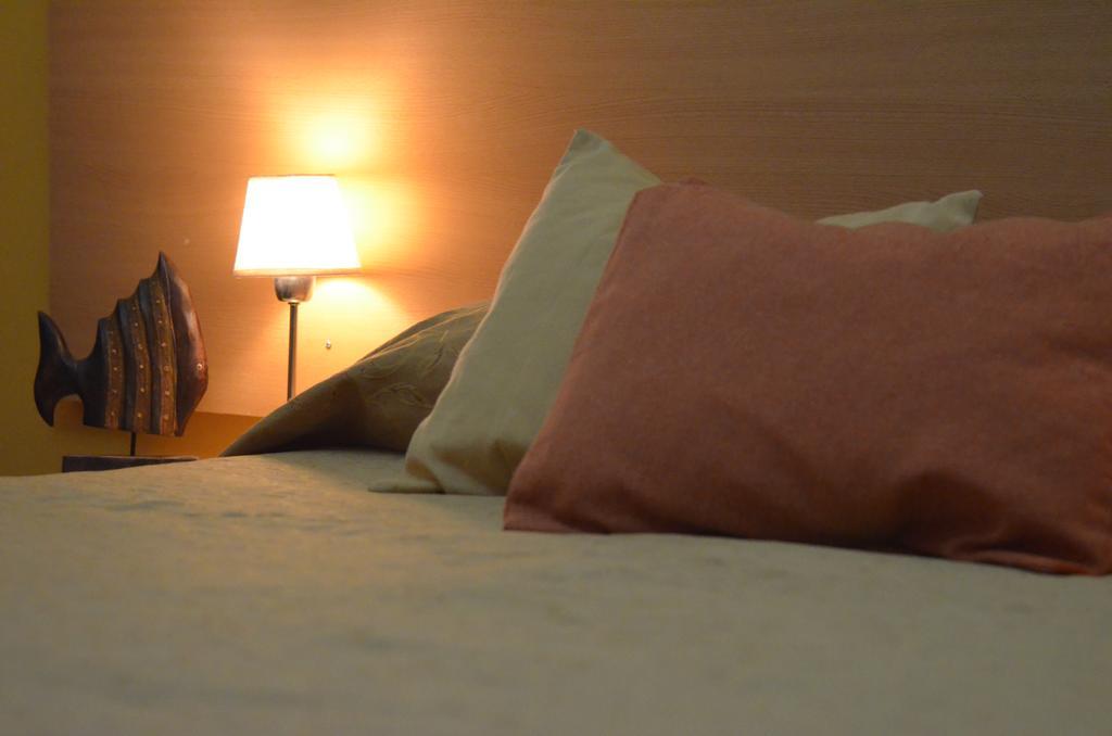 Hotel Del Mar โกโมโดโร รีวาดาเวีย ภายนอก รูปภาพ
